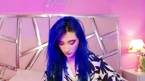 Luna Page online show from 09-23-25, 09:40