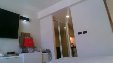 LunaPearl   online show from 12-01-25, 06:18