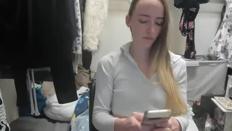 Snapshot of lunapixie2020 chatting on 12-17-24, 02:23 lunapixie2020 online show from 12-17-24, 02:23