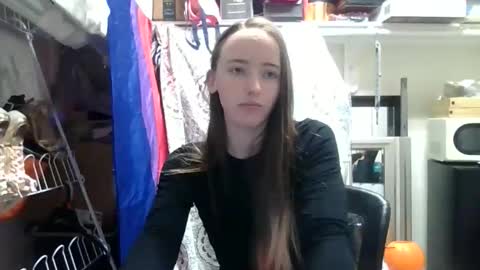 lunapixie2020 online show from 11-22-25, 08:52