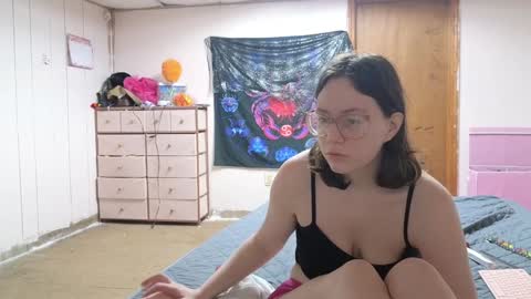 Snapshot of lunaquinn45 chatting on 12-23-24, 02:35 lunaquinn45 online show from 12-23-24, 02:35