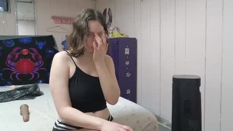 Snapshot of lunaquinn45 chatting on 01-01-25, 11:18 lunaquinn45 online show from 01-01-25, 11:18