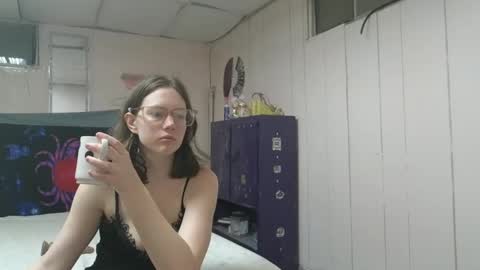 Snapshot of lunaquinn45 chatting on 02-12-25, 01:09 lunaquinn45 online show from 02-12-25, 01:09