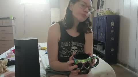 Snapshot of lunaquinn45 chatting on 02-22-25, 04:09 lunaquinn45 online show from 02-22-25, 04:09