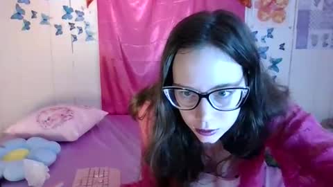 Snapshot of lunaquinn45 chatting on 11-11-25, 04:29 lunaquinn45 online show from 11-11-25, 04:29