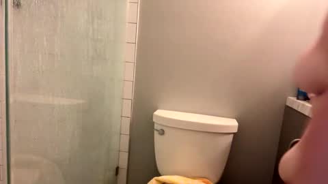 Snapshot of lunar_nightstar chatting on 09-16-25, 04:30 lunar_nightstar online show from 09-16-25, 04:30