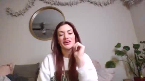 Snapshot of lunara_obscene chatting on 11-16-25, 10:59 Luna online show from 11-16-25, 10:59