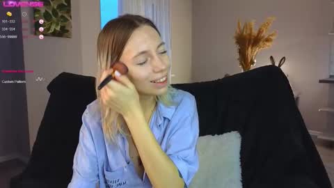 Kelly online show from 10-11-25, 02:37