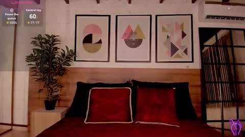 Luna Ruso  online show from 11-10-25, 07:57