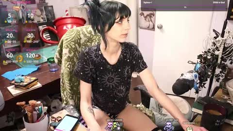 Snapshot of lunasparkles chatting on 02-18-25, 06:37 ..LunaSparkles. online show from 02-18-25, 06:37