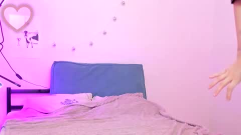 Kate online show from 02-19-25, 03:28