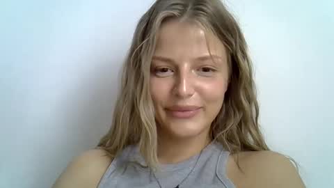 Luna  online show from 09-09-25, 01:43
