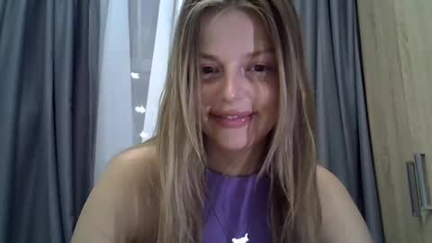 Luna  online show from 09-16-25, 07:48