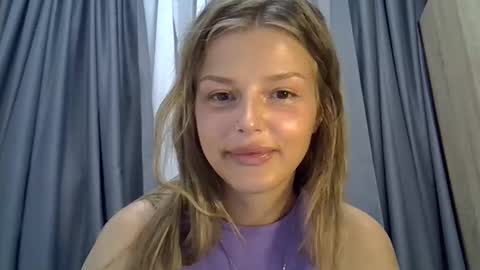 Luna  online show from 09-18-25, 06:43