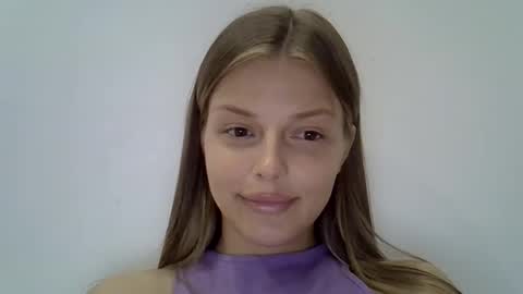 Luna  online show from 09-21-25, 07:04