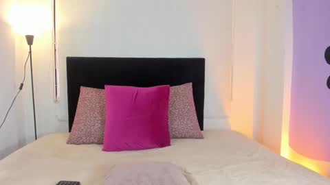 lunavelvet7 online show from 01-12-26, 06:57