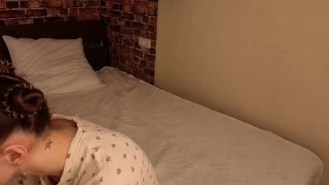 Snapshot of lunawisp chatting on 02-25-26, 02:10 Kira online show from 02-25-26, 02:10