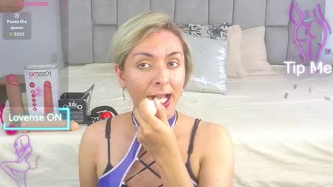 Snapshot of lunitadiva chatting on 10-26-25, 06:58 lunitadiva online show from 10-26-25, 06:58