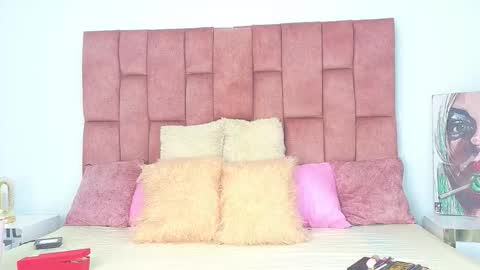 Snapshot of lunitadiva chatting on 11-12-25, 01:33 lunitadiva online show from 11-12-25, 01:33