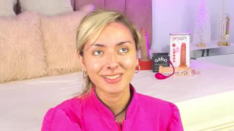 Snapshot of lunitadiva chatting on 11-20-25, 01:44 lunitadiva online show from 11-20-25, 01:44