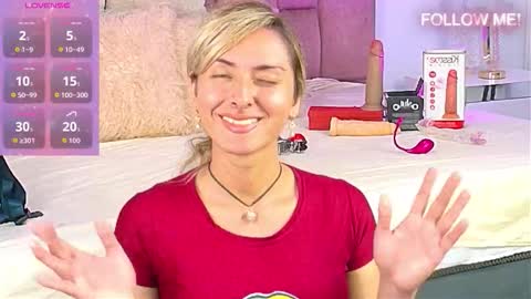 lunitadiva online show from 11-30-25, 03:49