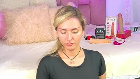 lunitadiva online show from 12-01-25, 01:38