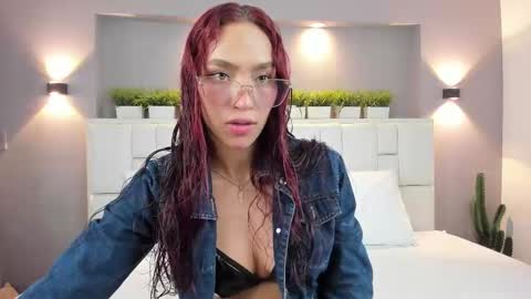 L U N N A online show from 10-18-25, 03:53