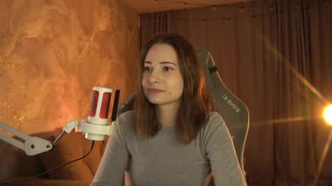 Snapshot of luntiki chatting on 04-12-26, 09:09 Amelia online show from 04-12-26, 09:09