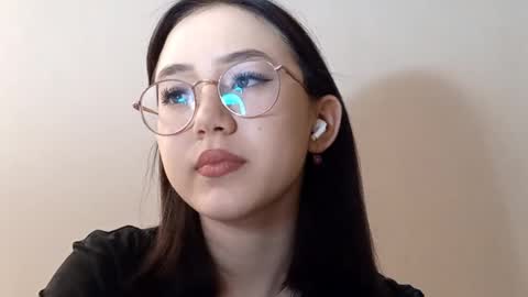 Snapshot of lupefaulker chatting on 03-02-26, 04:14 Roxie online show from 03-02-26, 04:14