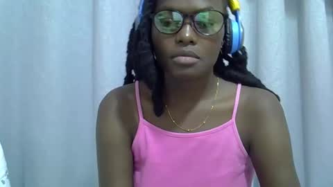 Snapshot of lupitah_ chatting on 10-15-25, 12:33 sweet girl online show from 10-15-25, 12:33