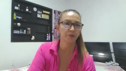 Lupita online show from 10-01-25, 03:07