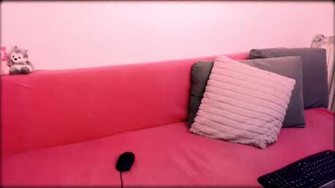 Snapshot of lurosincubus chatting on 12-14-25, 02:33 lurosincubus online show from 12-14-25, 02:33