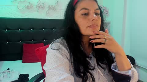 Angela 3 online show from 12-16-24, 07:32