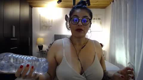 Angela 3 online show from 03-10-25, 08:23
