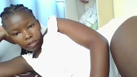 Snapshot of lustrousnerd chatting on 11-08-25, 04:12 Noreh online show from 11-08-25, 04:12