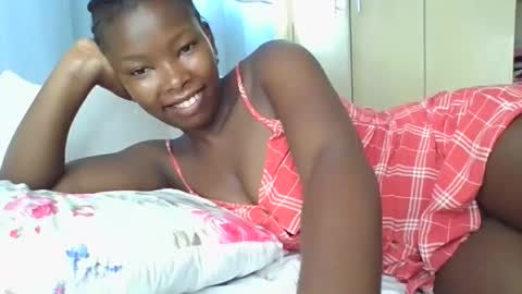 Snapshot of lustrousnerd chatting on 11-12-25, 03:51 Noreh online show from 11-12-25, 03:51