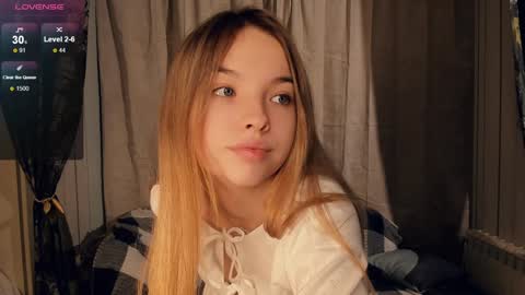 Snapshot of lusty_miss_di chatting on 12-21-24, 07:06 Isabel online show from 12-21-24, 07:06