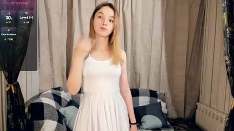 Snapshot of lusty_miss_di chatting on 12-22-24, 09:09 Isabel online show from 12-22-24, 09:09