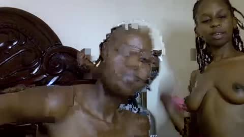 lutino_lovebirds online show from 04-05-26, 07:44