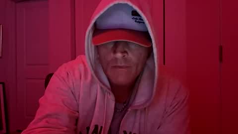 Snapshot of luv2toknstrok chatting on 10-27-25, 10:30 Luv2tokNstrok online show from 10-27-25, 10:30