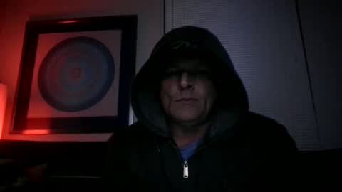 Snapshot of luv2toknstrok chatting on 10-31-25, 08:15 Luv2tokNstrok online show from 10-31-25, 08:15