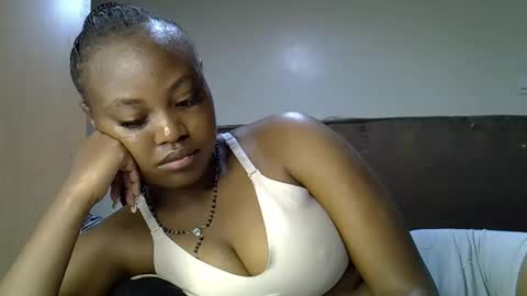 Snapshot of luvly_ebonny chatting on 09-12-25, 02:22 Tracy online show from 09-12-25, 02:22