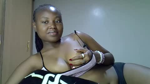 Snapshot of luvly_ebonny chatting on 09-19-25, 08:42 Tracy online show from 09-19-25, 08:42