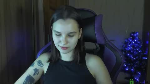 Snapshot of luvmeeow chatting on 12-08-24, 06:01 Ann online show from 12-08-24, 06:01