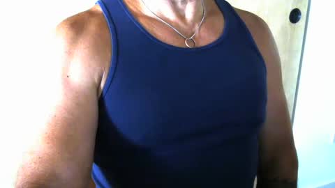 Snapshot of luvzjerkingoff chatting on 10-14-25, 12:33 luvzjerkingoff online show from 10-14-25, 12:33