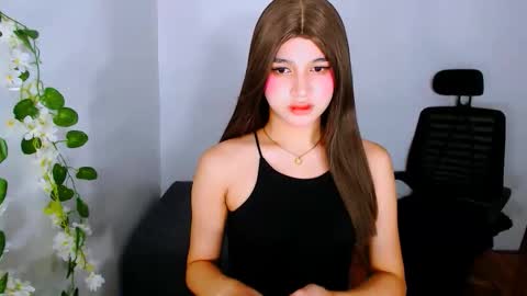 queen lux online show from 11-08-25, 08:14