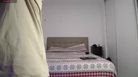 Snapshot of luxanee chatting on 10-12-25, 05:23 luxanee online show from 10-12-25, 05:23