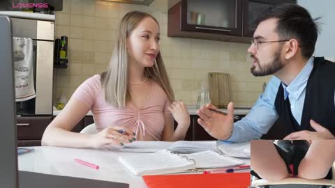 Snapshot of luxmur chatting on 12-08-24, 08:41 Becky and Andy online show from 12-08-24, 08:41