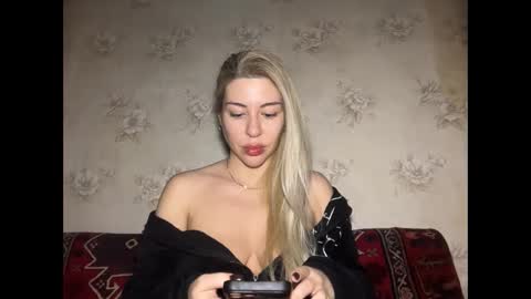 LuxSonyaStar online show from 12-22-25, 01:08