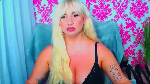 Luxuriaa online show from 10-05-25, 07:12